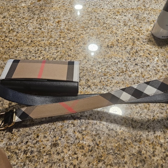 Burberry wallet and belt - Picture 1 of 1